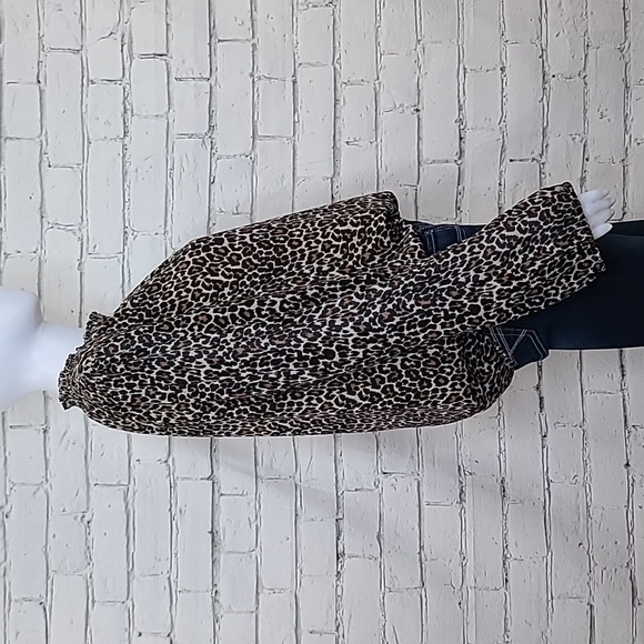 J Crew Long Sleeve Leopard Smocked Neck Shirt in Brown/Black - NWT - Picture 3 of 17